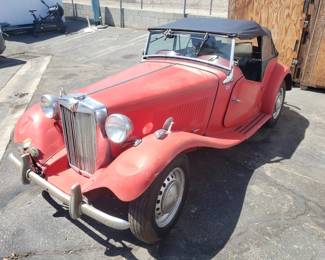 002 Lot 300c 1952 MG TD Roadster