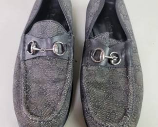 Lot # : 410 - Gucci fabric shoes