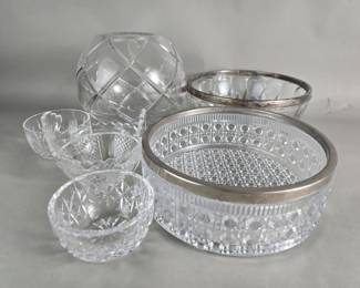 Lot # : 313 - Group of glass and crystal bowls