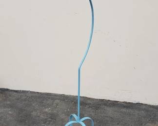 Lot # : 154 - Vintage iron plant stand
