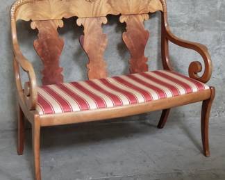 084 Lot 185 Vintage carved walnut settee