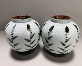 Lot # : 103h - Pair of vintage Chinese vases bamboo motif