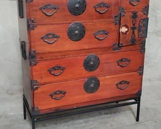 Lot # : 89 - Vintage 3-piece Japanese tansu
