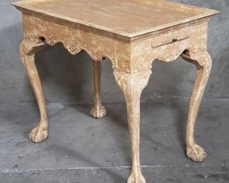 Lot # : 193 - French Louis XV-style blonde wood side table with pull-out trays