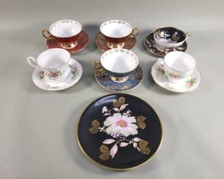 Lot # : 381 - Group of tea cups and saucers