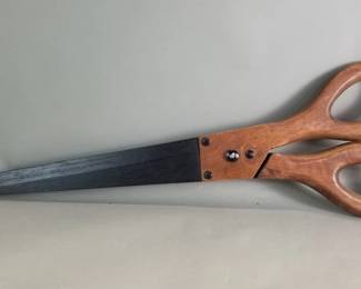 Lot # : 60 - Large wood decorative scissors
