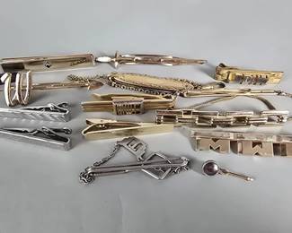 Lot # : 15 - Vintage designer tie clips, tie bars, pocket knife watch fob, and one cufflink