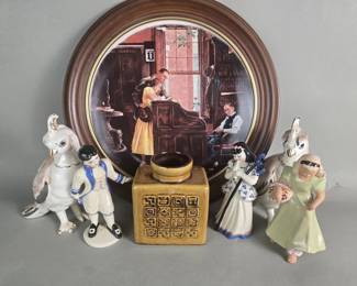 Lot # : 322 - Porcelain figurines, plate and vase