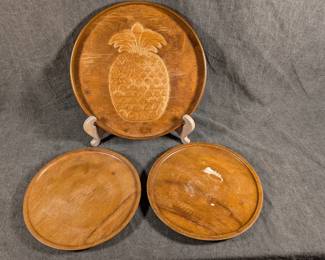 Pineapple Tray - Lots of wooden wares