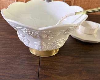 Punch bowl a/ 12 cups and ladle