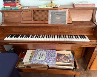 Everett piano and music