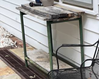 Small potting bench
