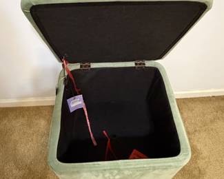 New storage ottoman
