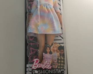 Barbie Fashionistas Doll #77, Curvy Body Type, Tie-Dye Dress