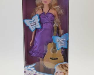 Taylor Swift Pretty Melody Fashion Collection Doll 2010