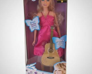 Taylor Swift Pretty Melody Fashion Collection Doll