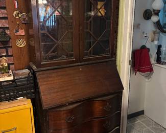 Secretary desk 