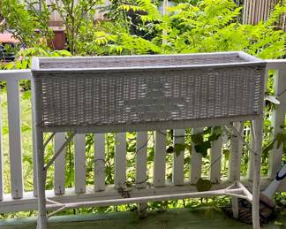 WICKER PLANTER