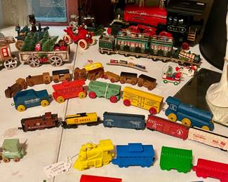 VINTAGE TOY TRAINS