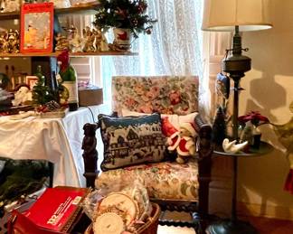 CHRISTMAS PILLOWS AND RUGS