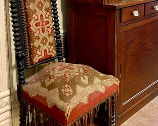 ENGLISH VICTORIAN NEO-GOTHIC SIDE CHAIR