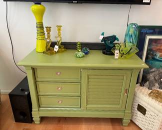 Green Cabinet, MMA Uranium Candlesticks