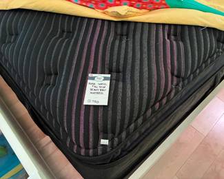 Black Series Full Size Beautyrest Mattress