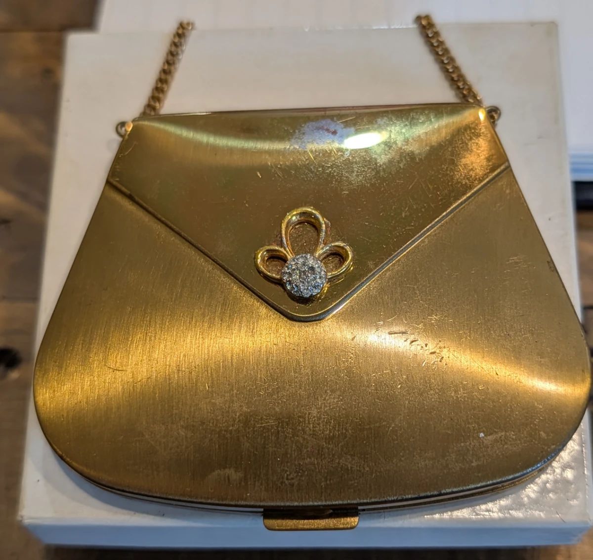 Volupte Lucky purse compact