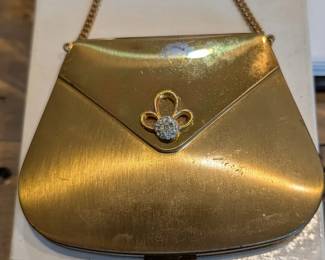 Volupte Lucky purse compact