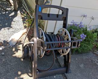 Suncast Hosemobile Hose Reel Cart with Hose