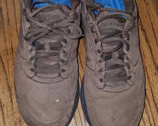 Brooks Addiction Walker Brown Suede Leather Walking Shoes