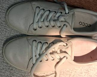 ECCO Soft 7 "Extra Width" Leather Sneakers