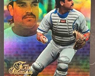 Lot 102: 1998 Fleer Flair Showcase #17 Mike Piazza Flair Showcase Row 1