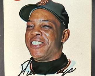 Lot 208: 1968 Topps #8 Willie Mays Game Giants