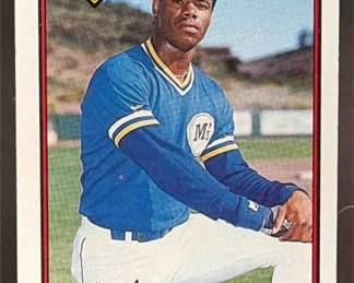 Lot 50: 1989 Bowman #220 Ken Griffey, Jr. Rookie Mariners