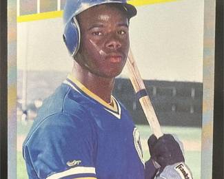 Lot 138: 1989 Fleer #548 Ken Griffey Jr. Rookie Mariners