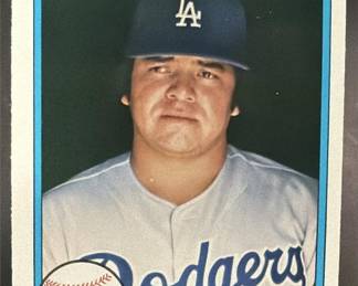 Lot 238: 1981 Fleer #140 Fernando Valenzuela Rookie Dodgers