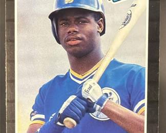 Lot 154: 1989 Donruss #33 Ken Griffey Jr. Rookie Rated Rookie Mariners