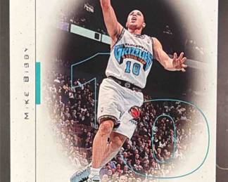 Lot 106: SP Authentic Mike Bibby Rookie /3500 1998