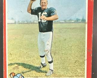Lot 212: 1971 Topps #39 George Blanda Raiders