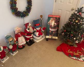 Animatronic Holiday Joy