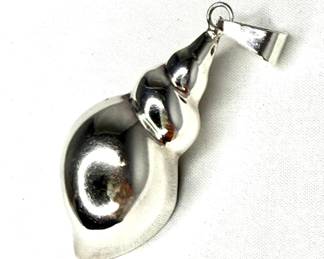 Sterling .925 Silver Shell Pendant.
