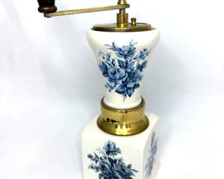 Vintage Hand Crank Spice Mill - Made in Italy