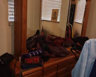 Dresser 