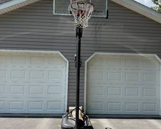 Basketball hoop