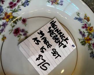 #102	Heinrick "Regent" 39 pc set AS IS	 $75.00 