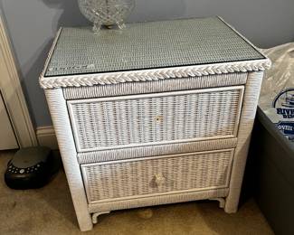 #64	White Wicker end w protective glass top 23x17x24" top knob is in drawer needs screw	 $30.00 