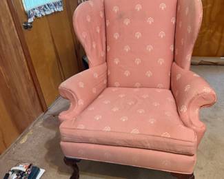#204 Ethan Allen Wing back chair in a corl shell patern $75