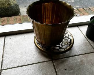 #92	Brass pot on rolling stand 10x11"	 $20.00 