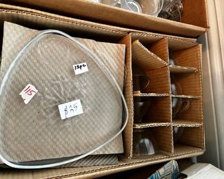 #115	15 pc snack set guitar pick shape plates. 8 plates 7 cups	 $25.00 